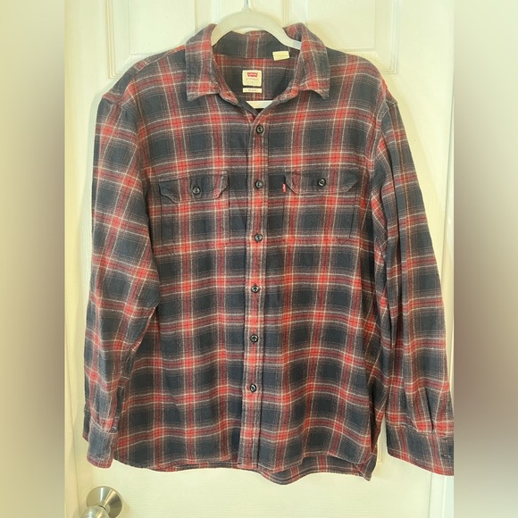 Levi’s Red and Blue Plaid‎ Flannel Relaxed Fit Button Up Cotton. - Picture 2 of 8